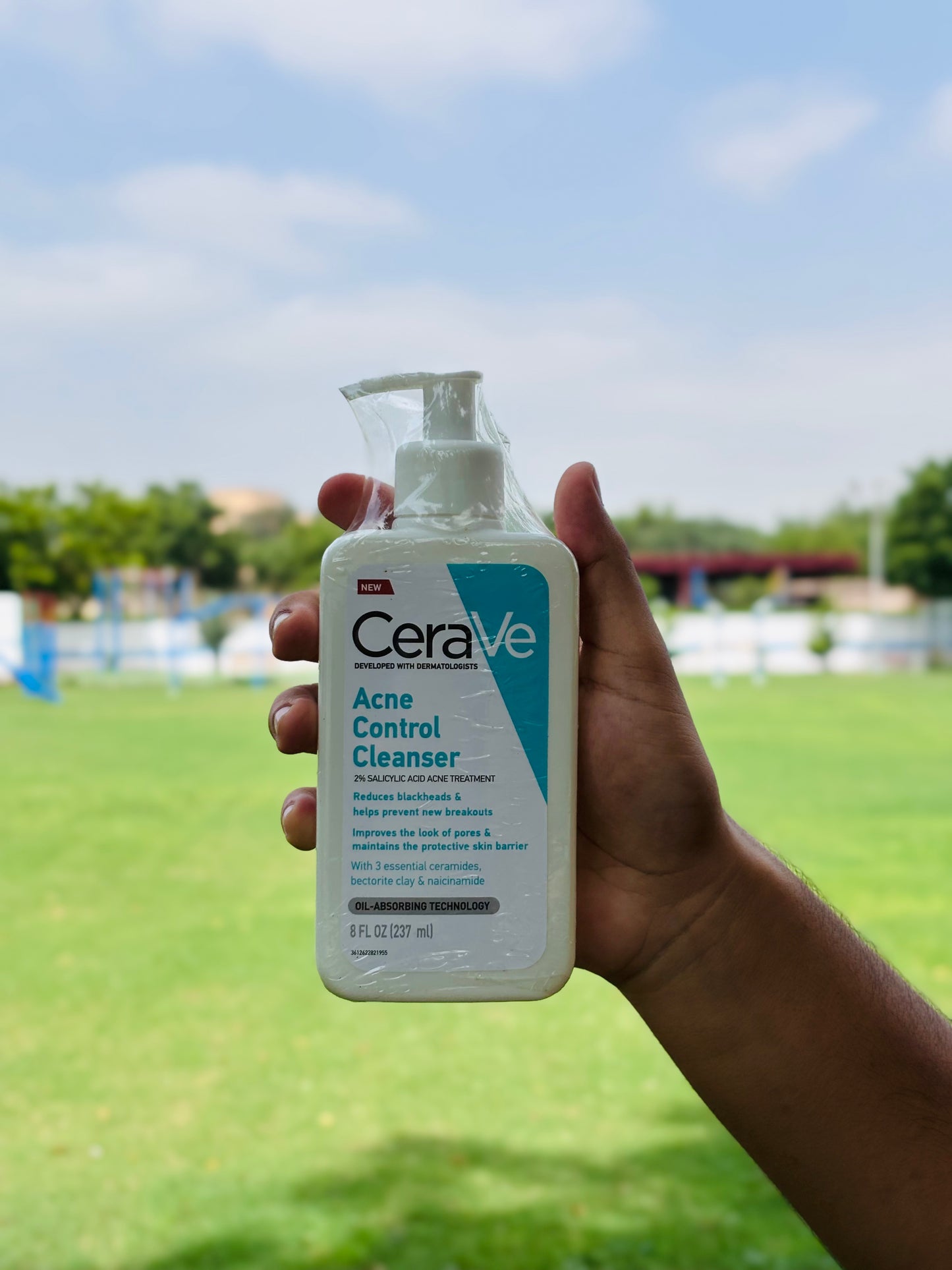 Buy Any Two Cleansers/Moisturisers In just Rs 2499😍. Limited stock only. 100% Original!.